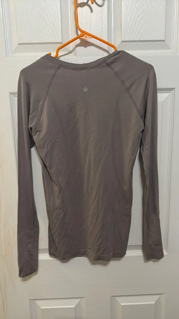 Swiftly Tech Lululemon Long Sleeve - Image 5