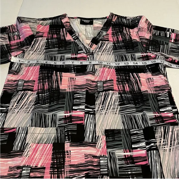 ECKO Unltd. Womens Size XS Pink‎ Tic Tac Scrub Top Medical Healthcare Dental NEW - Image 6