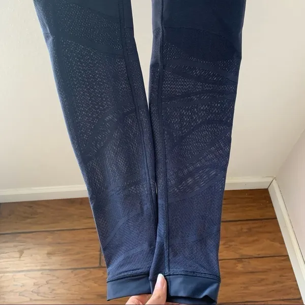 Lululemon Sheer Will‎ Tight Size 6 - Image 6