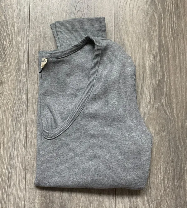 Universal Threads Grey Ribbed Long sleeve Top size XXL - Image 2