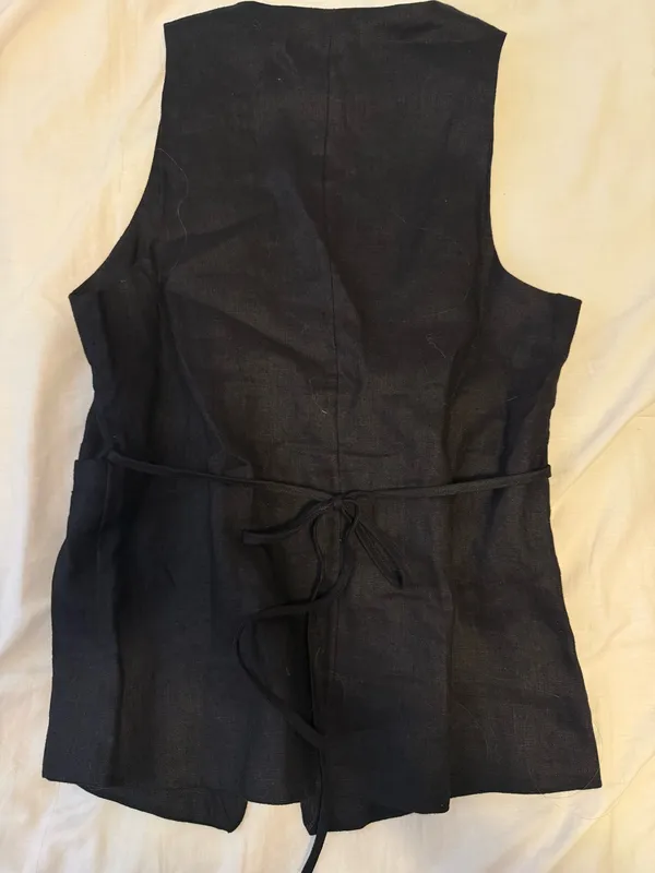 Olivaceous Black Linen Vest with Tie Waist - Image 2