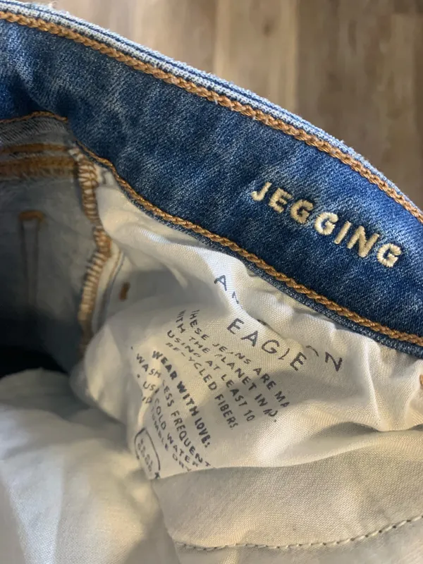 American Eagle Jeans - Image 6