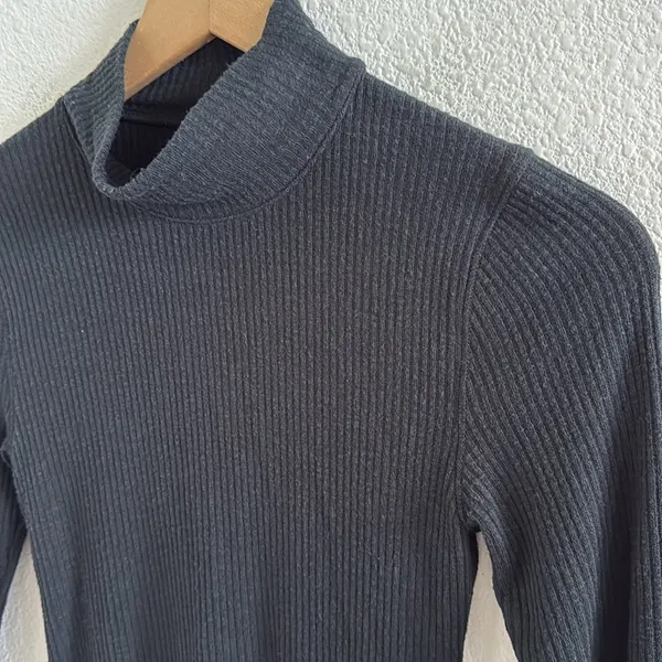 Abercrombie & Fitch Black Ribbed Turtle Neck Long Sleeve Small - Image 4