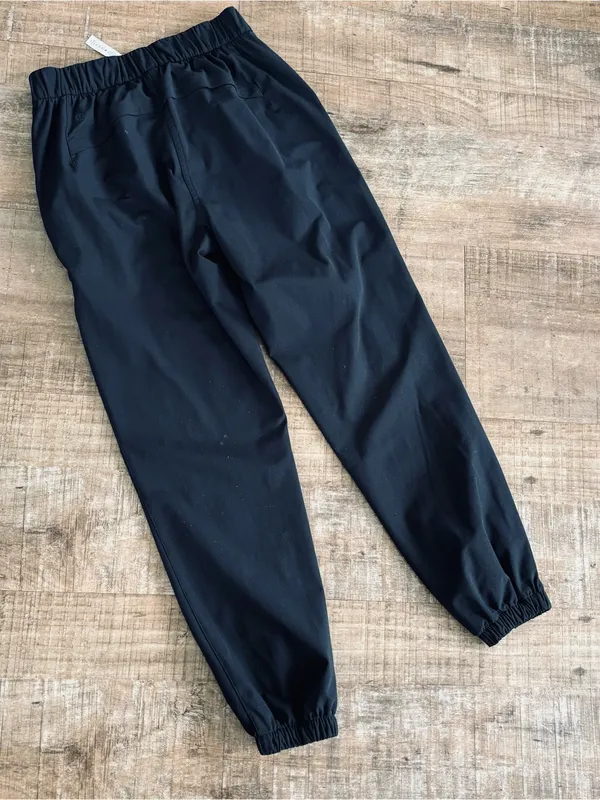 Lululemon Warpstreme High-Rise 7/8 Jogger black size 26 womens - Image 6