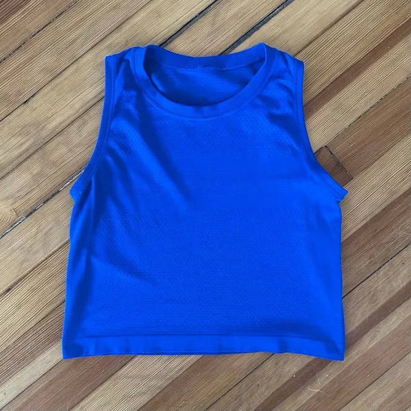 Lululemon Breeze By Muscle Crop Logo Tank in Jet Stream Blue Size 4 - Image 3