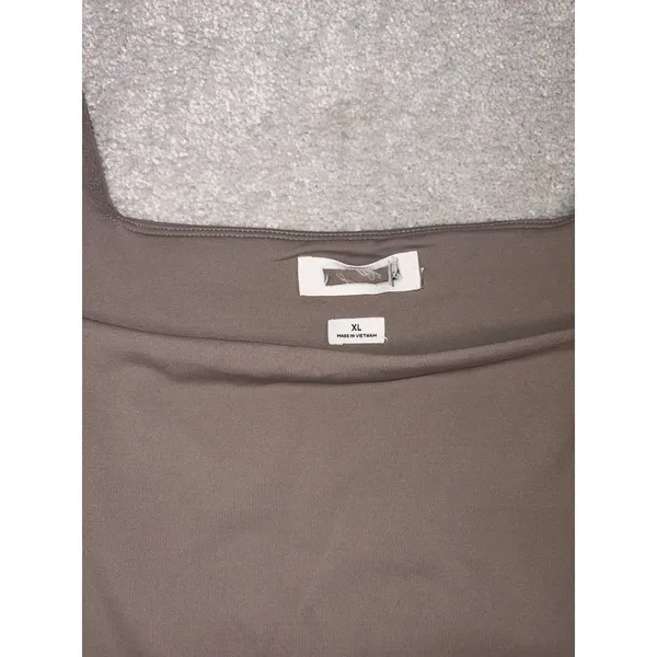 Aritzia Babaton Contour Squareneck T-Shirt xl taupe - Image 2