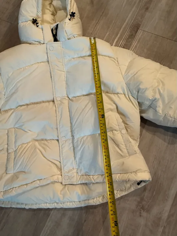 Aritzia Super Puff Shorty in Crème Size XL - Image 8