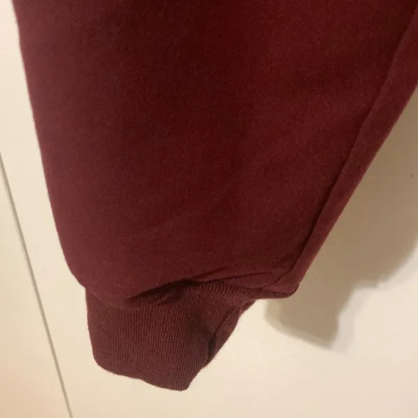 Figs Zamora Jogger Style Scrub Pants Women’s Size XS, 5 Pockets Wine Color - Image 2