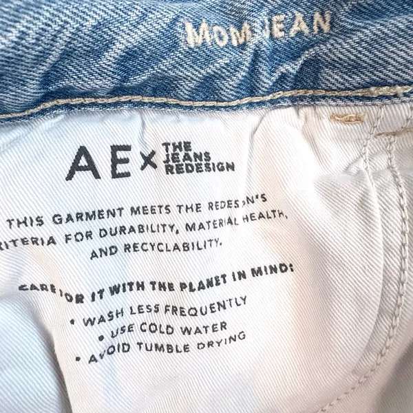 American Eagle x The Jeans Redesign Mom Jean in Washed Blue Size 14 - Image 12