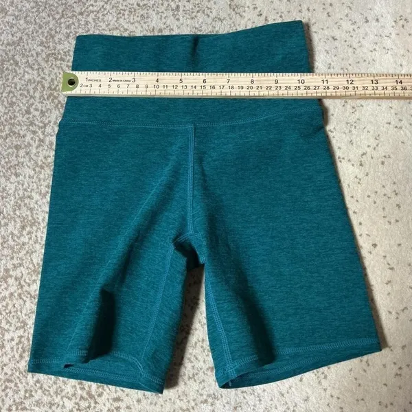 Vuori Womens Clean Elevation Short Green Heather DreamKnit High Rise‎ Yoga XS - Image 3