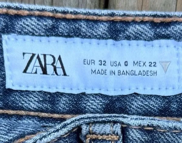 ZARA Distressed Denim Jeans Size 32 - Image 2