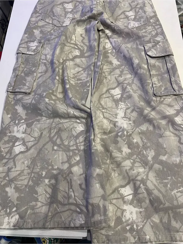 Refrain los Angeles camo printed cargo white leg pants size 9 - Image 7