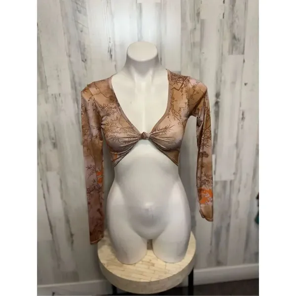 PrettyLittleThing brown crop top - Image 2