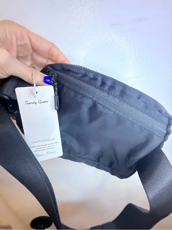 Trendy Queen Black Fanny Pack Waist Bag Crossbody Adjustable Strap NWT - Image 8