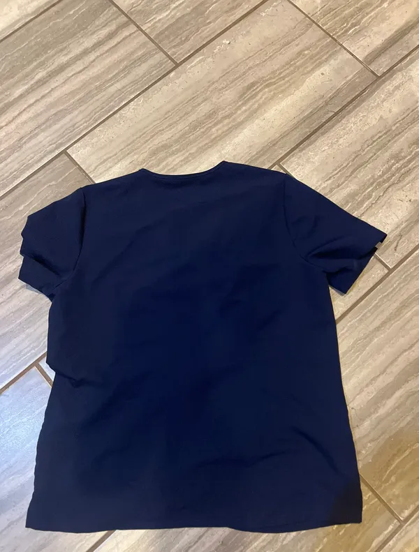 FIGS Sz L Scrub Top(READ AD) No :( - Image 3