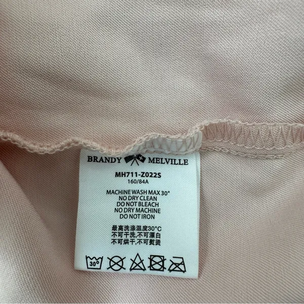 Brandy Melville pink satin shorts - Image 7