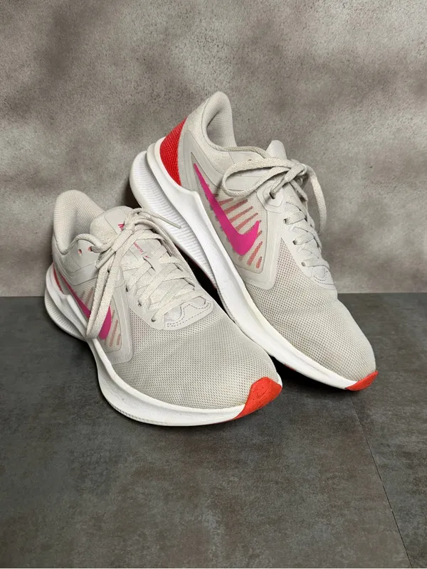 Nike Downshifter 10 Women's Light Grey Sneakers CI9984-002 Size 9 - Image 12
