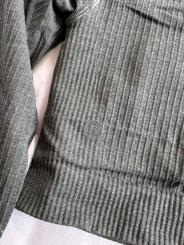 Lululemon Ebb to Street Long Sleeve Shirt Smoked Spruce Padded Crop Top size 2 - Image 4