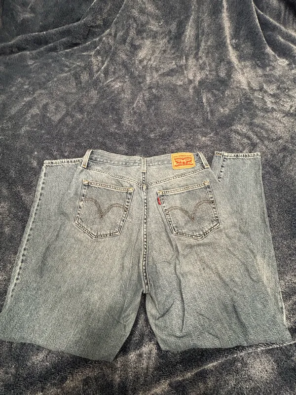 Levi's High Waisted mom jeans - Image 2