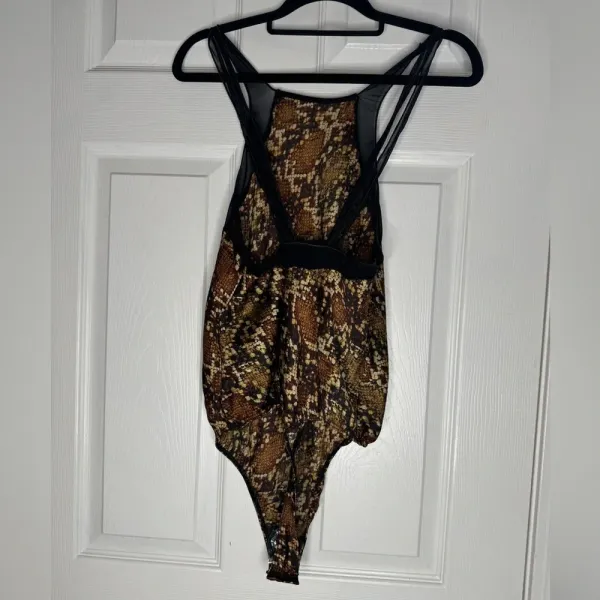 FREE PEOPLE NWOT Snakeskin‎ Mesh Thong Bodysuit Size Small - Image 2