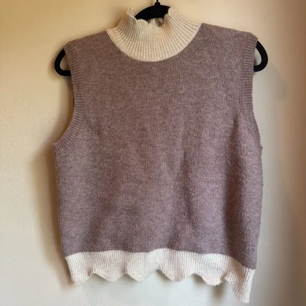 NWT Cream‎ Sleeveless Colorblock Scalloped Hem Cozy Sweater L Mock Neck - Image 2