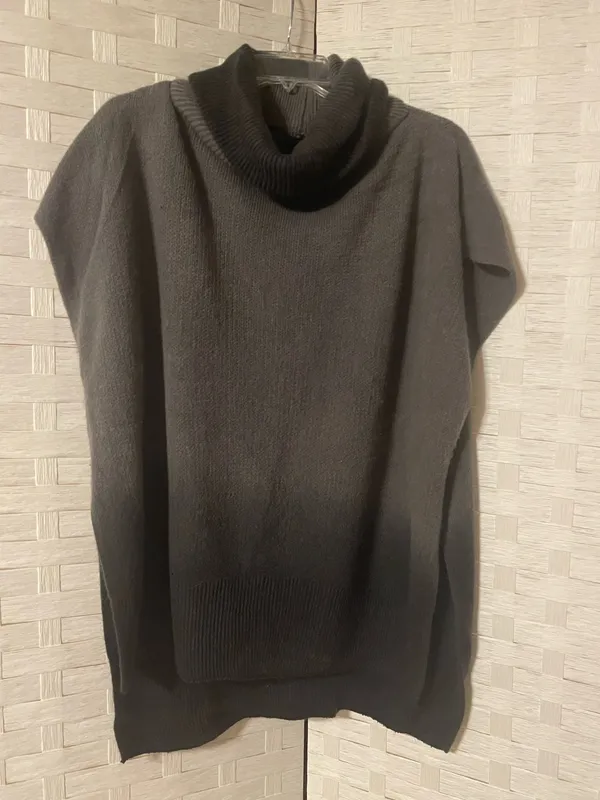 Jessica Simpson One Size Poncho Sweater Over Top Stylish Gray/Black - Image 2