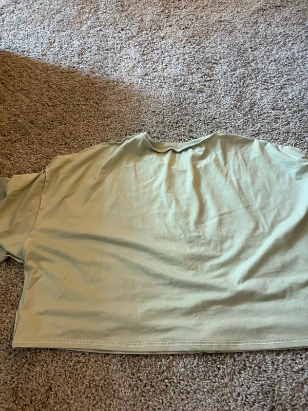 Light Green Cropped Shein Top - Image 3
