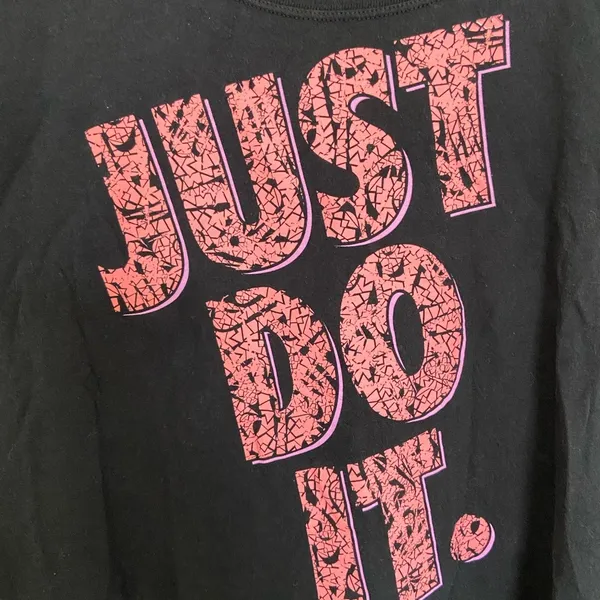 Nike‎ women’s graphic tshirt — large - Image 3