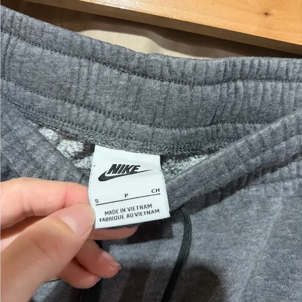 Nike joggers - Image 2