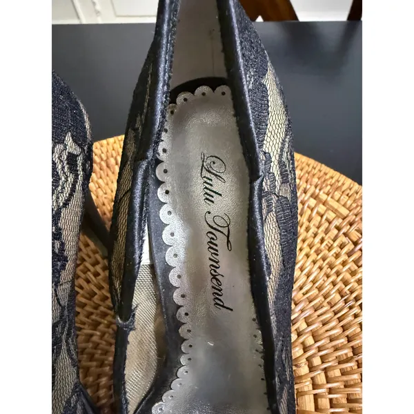 Lulu Townsend Womens Black‎ Lace Crystal Embellished Peep Toe pump size 8 - Image 3
