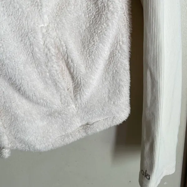 Alo Yoga Fleece Solstice Jacket in Natural White - Image 8