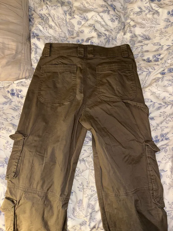Abercrombie Cargo Pants - Image 3