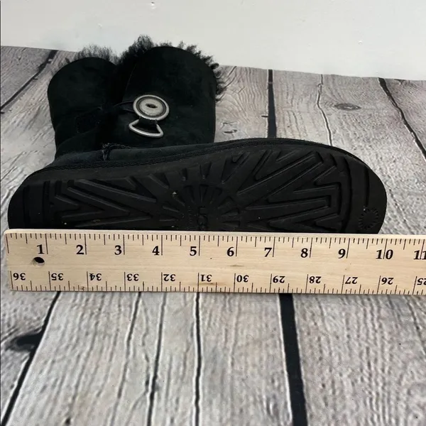 UGG Black Fur-Lined size 6 short boots - Image 8