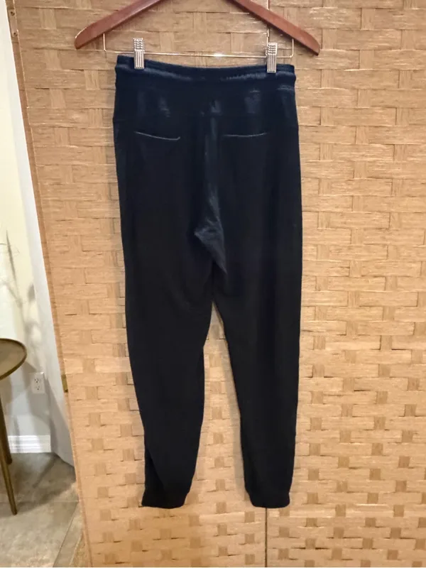 Alo Yoga Soho Sweatpants size XS/S GUC - Image 8