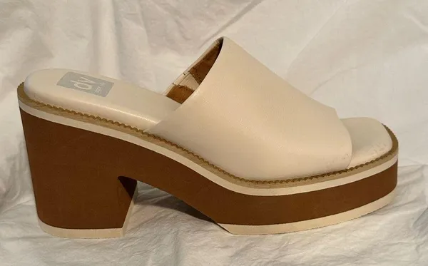 DV by Dolce Vita Wedge Slide Sandals. Size 8. - Image 2
