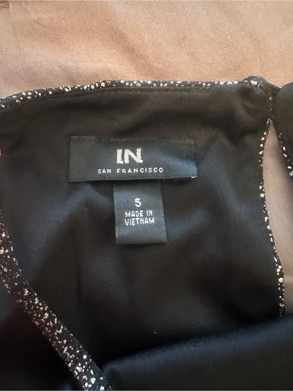 I.N. San Francisco Black and Gold Metallic Scalloped Halter Mini Dress - Image 6