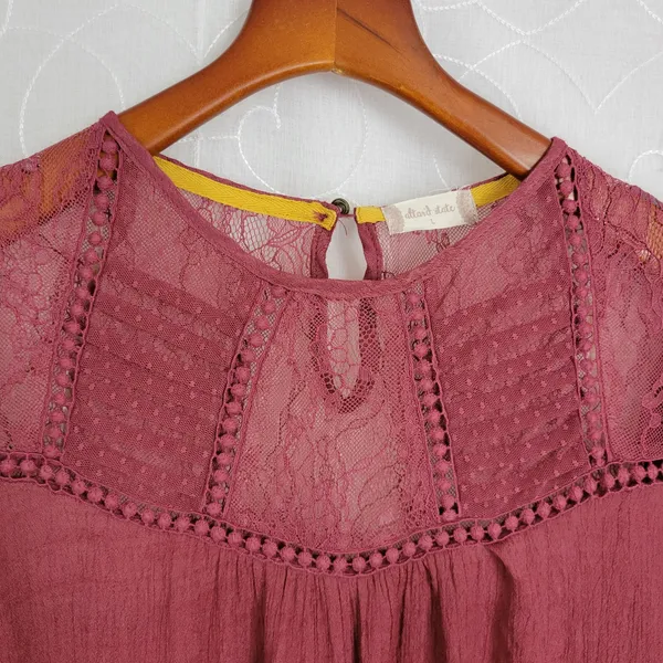 Altar'd State Women's Blouse L Red Embroidered Long Sleeve Crew Neck Pullover - Image 3