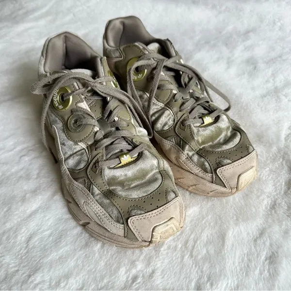Adidas Astir Green Sneakers Women’s Size 9.5 - Image 2
