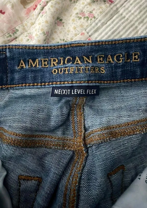Straight Leg Cropped Jeans - Image 3