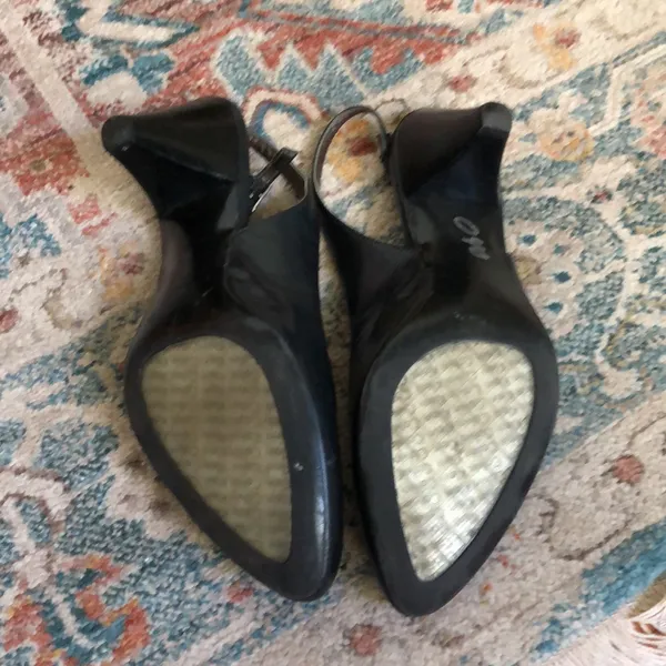 Calvin Klein Ashton Navy Blue Leather Slingback Pumps Heels Size 8.5 - Image 4