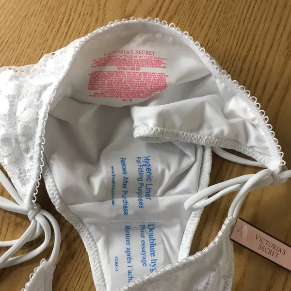 New Victoria’s Secret Vintage Crocheted Bikini Swimsuit Bottoms White Medium - Image 9
