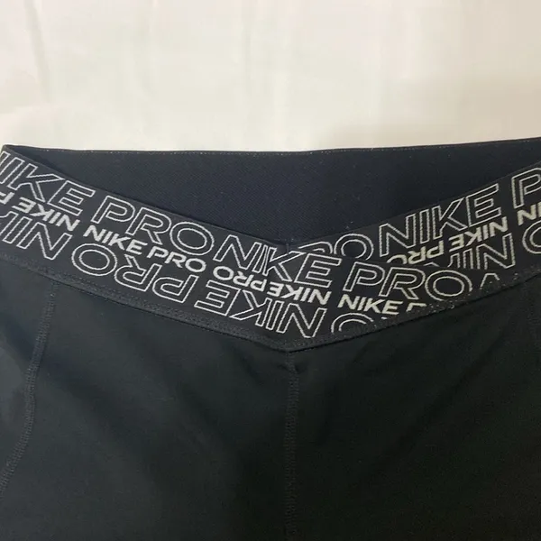Nike Pro Dri-Fit Women’S Black Leggings. Medium. - Image 5