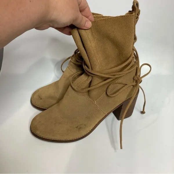 Toms suede leather‎ boots heeled boots size 8 - Image 4