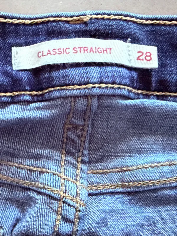 Levi’s Classic Straight Stretch Jeans Women’s Size 28 - Image 4