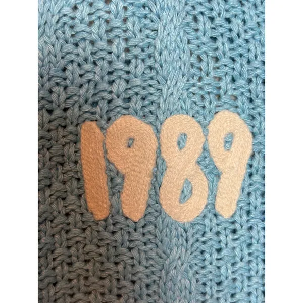 Taylor Swift 1989 Taylor's Version Cardigan Blue Seagull XS/SM Official Merch - Image 5
