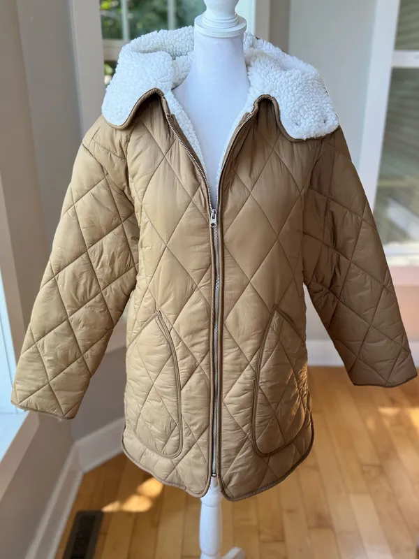 Abercrombie & Fitch Quilted Tan Puffer Jacket with White Sherpa Collar Sz Small - Image 3