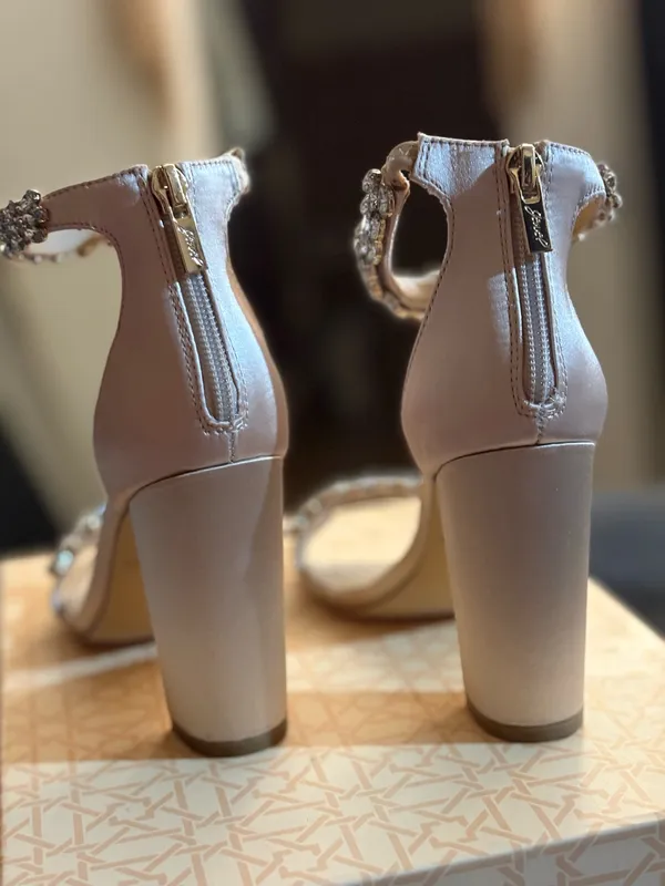 Jewel Badgley Mischka Champagne Heels 6.5 - Image 5