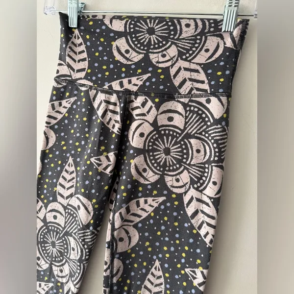 Aerie‎ Chill Play Move Boho Floral Leggings - Image 2