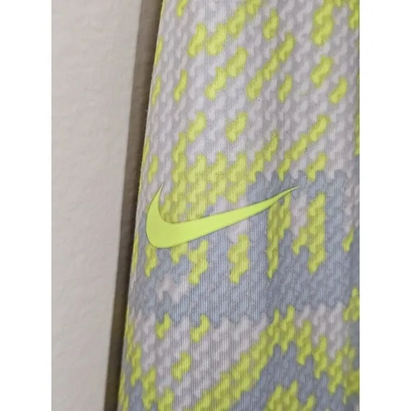 Nike Pro Dri-Fit Neon Hyperwarm Nordic Half Zip Pullover Womens‎ Size Medium - Image 3