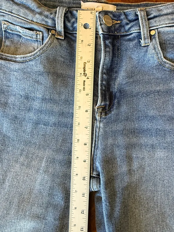 Risen High Rise Straight Leg Jeans Raw Hem Medium Wash Size Women’s Size 3/26 - Image 10